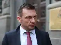Скандалът с д-р Хасърджиев: Шокиращи тайни от апартамента на разврата!
