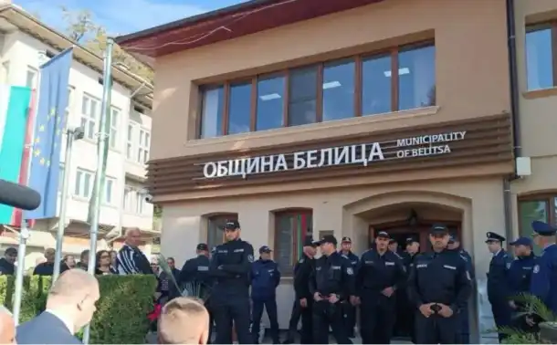 Шок! Кметът Радослав Ревански изведен с белезници от полицията!