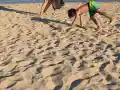 Петя Дикова шокира с акробатики на пясъка!