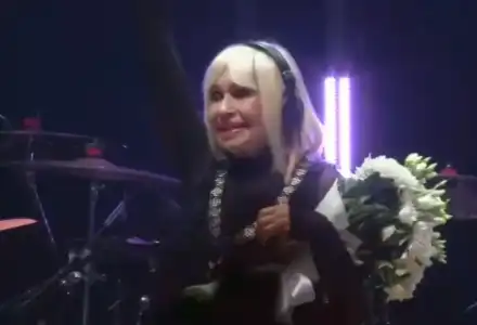 Ще го убие!! Човек от екипа на Лили Иванова разкри, че пее с памперс, за да не се изпуска! (още подробности)