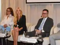 Шокиращ скандал: Зам.-министърка арестувана за търговия с бебета!